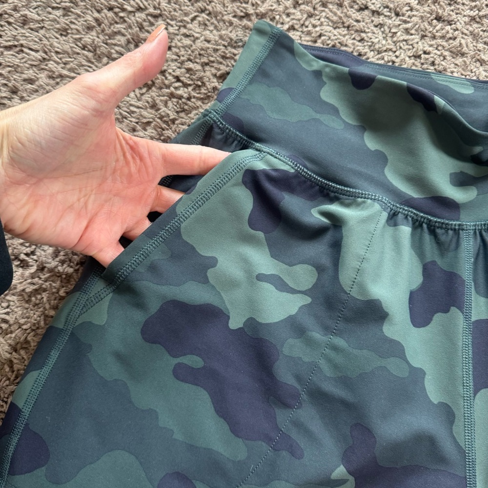 Old Navy Active Joggers Camo Power soft High Rise Go-Dry Pants M - Picture 7 of 10